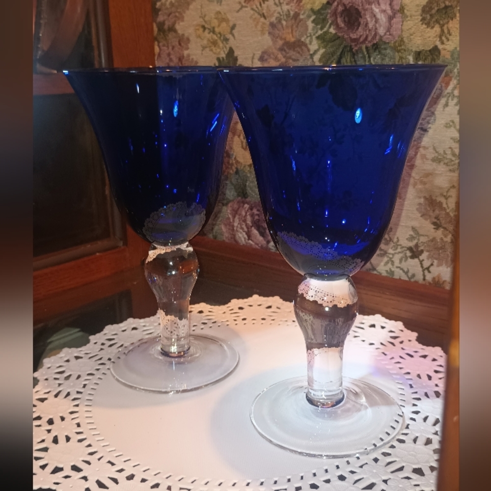Cobalt blue water goblets set of two ~5 in across✓ 3 in deep.✓
